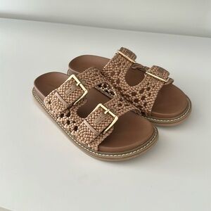 Universal thread sandals women’s size 6.5. Work 1 time